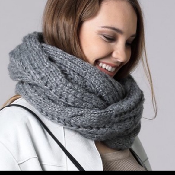 CHUNKY KNIT INFINITY SCARVE WINTER - Picture 3 of 7